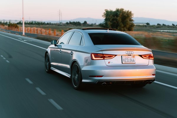 How are UK women redefining fashion norms in the workplace?